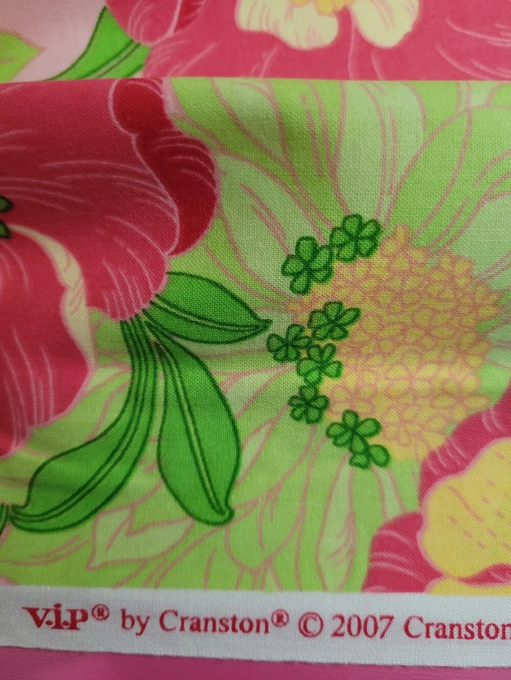 VIP By Cranston Vibrant Floral Sewing Fabric (1523)